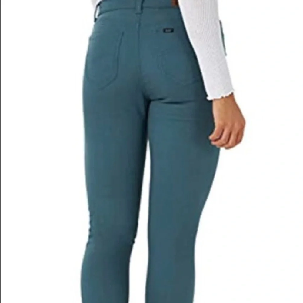 NWT Lee Women’s Skinny Leg Jeans - Picture 3 of 13